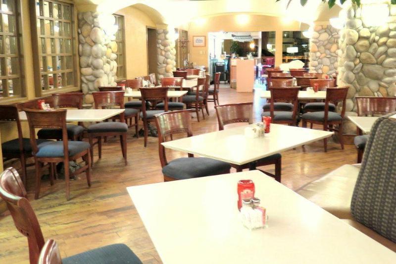 Nisku Inn & Conference Edmonton Airport Екстериор снимка
